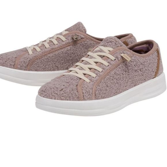 HEY DUDE KARINA SHERPA - Picture 1 of 4